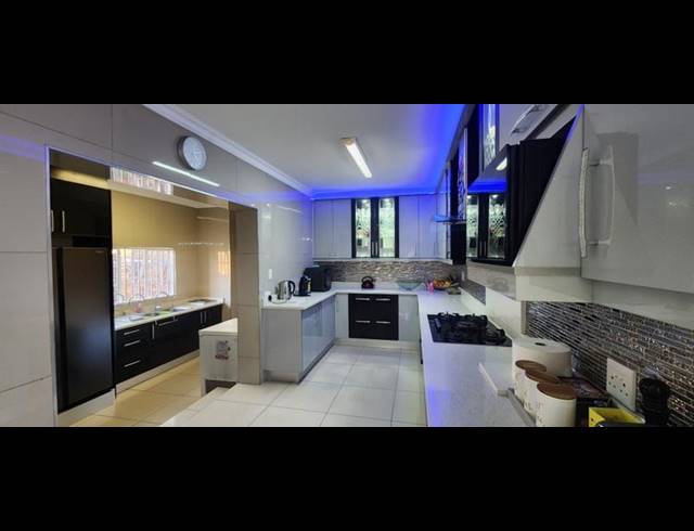 5 BEDROOM HOUSE FOR SALE IN ERASMIA